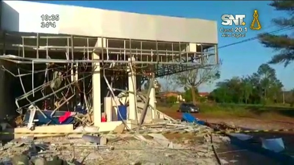 Asalto explosivo: Volaron un banco en Itapúa - SNT