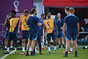 Raheem Sterling vuelve a entrenar con Inglaterra