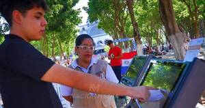 La Nación / En Caacupé, un promedio de 500 personas por día practicaron con máquinas de votación del TSJE