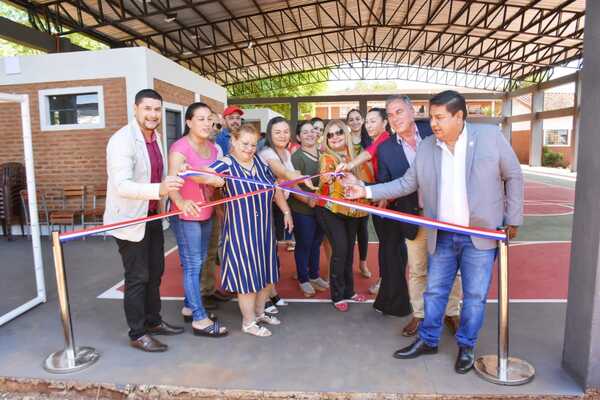 Inauguran polideportivo multiuso de la Escuela "Nueva Esperanza” del barrio Chaipé de Encarnación