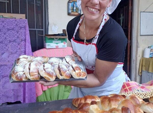 Emprendedora mejora negocio mediante capacitación