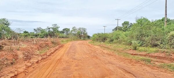 MOPC adjudicó 4 lotes para asfaltar 70 km de caminos, por US$ 31 millones - Economía - ABC Color