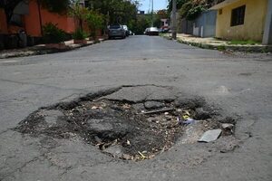Baches “inundan” barrios de Asunción ante ausencia municipal - Nacionales - ABC Color
