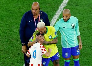 Emotivo: hijo de delantero de Croacia consoló a Neymar tras eliminación - Unicanal