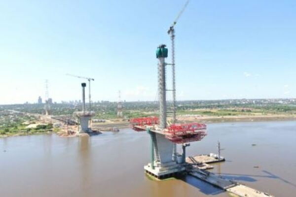Puente Héroes del Chaco alcanza 75% de avance