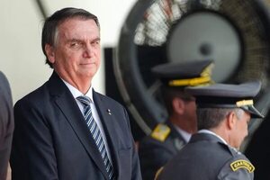 Bolsonaro reaparece, elogia a las Fuerzas Armadas y pide unión contra Lula - Mundo - ABC Color