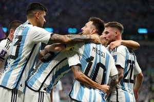 ¡Argentina logra una agónica y sufrida clasificación a semis! - trece