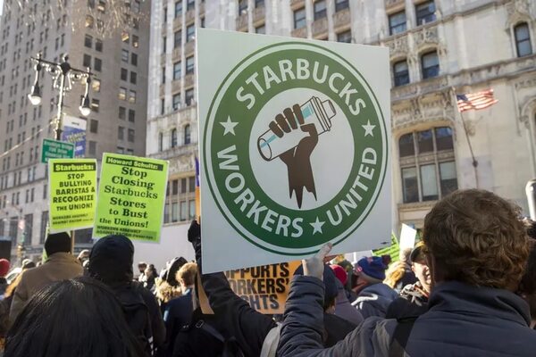Empleados de Starbucks en EEUU celebran primer aniversario de lucha sindical - Mundo - ABC Color