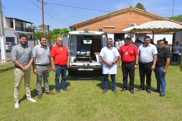 Entregan ambulancia en Félix Pérez Cardozo - Nacionales - ABC Color