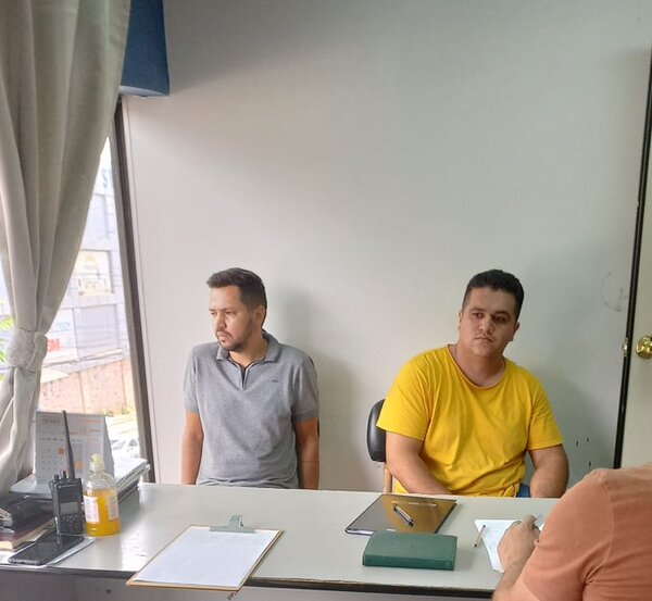 Roban 500 celulares durante asalto en estacionamiento de conocido shopping de CDE