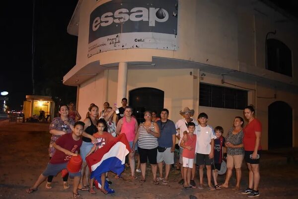 Pobladores de San Antonio y Ñemby claman por agua a la Essap - Nacionales - ABC Color
