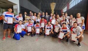 Atletas homenajeados por Comuna asuncena - Polideportivo - ABC Color