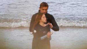 ¿Shakira anda de amores con un profesor de surf?