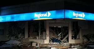 La Nación / Atacaron banco con explosivos y rodearon comisaría en Itapúa