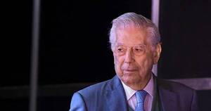 La Nación / Vargas Llosa destaca que una mujer esté al mando de Perú