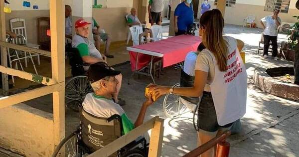La Nación / Necesitan padrinos para obsequios de 300 abuelitos