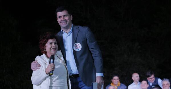 La Nación / Sebastián Villarejo y Patricia dos Santos presentan sus principales ejes de gobierno
