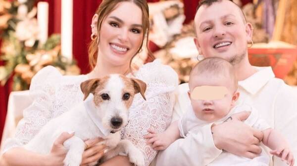 [GALERÍA] ¡Chulinísima! Hasta el perro estuvo en el bautismo del hijo de esta modelo
