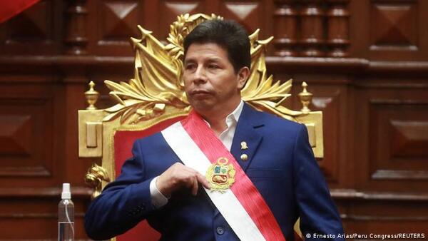 Perú: un legislador oficialista aseguró que Castillo olvidó haber cerrado el Congreso - El Trueno