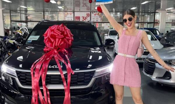 Lo soñó y lo logró: ExMiss purea por su camionetaza