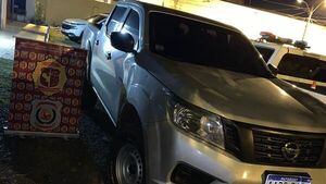Caen policía y otros dos hombres por vehículo vinculado a asalto