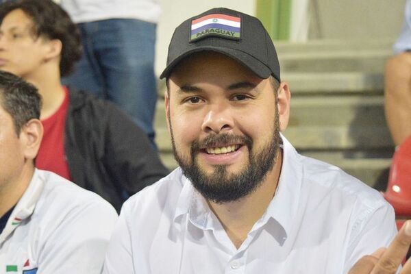 DENNIS FRAULOB ABANDERADO DE LA JUVENTUD EN ITAPÚA