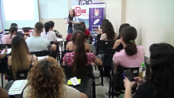 Capacitan a comerciantes en "Habilidades para lograr ventas de impacto"