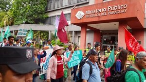 En el Día de los Derechos Humanos, organizaciones marcharon en Asunción