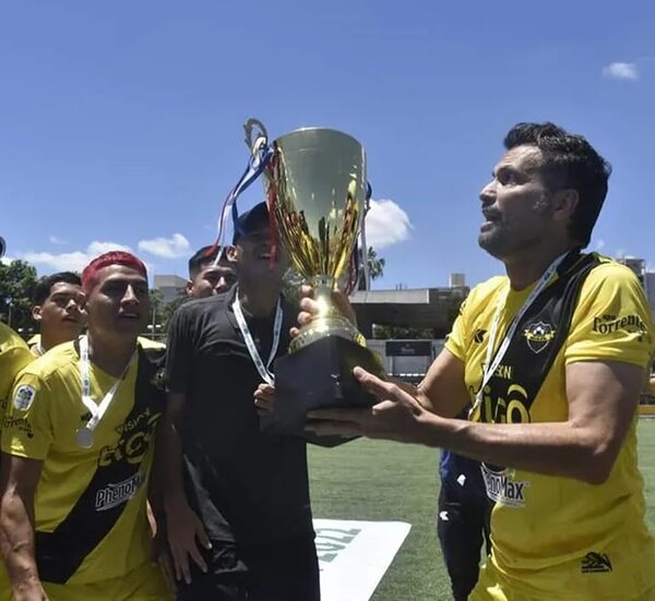 Fiesta del ascenso en Luque - Fútbol - ABC Color