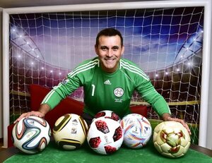 Recuerdos con balones mundialistas - ABC Revista - ABC Color