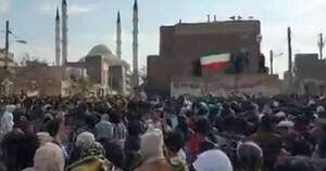 La Nación / Irán: prosiguen protestas masivas tras ejecución de un manifestante