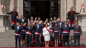 Nueva presidenta de Perú conforma su gabinete y llama a la paz social | 1000 Noticias