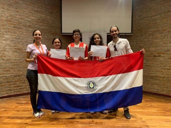 Paraguayos reciben mención de honor en Olimpiada Matemática en Argentina
