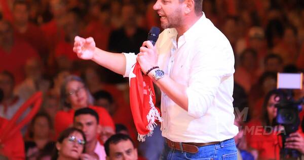 La Nación / Duro discurso contra el oficialismo se da por la decepción hacia Mario Abdo Benítez, sostiene Alliana