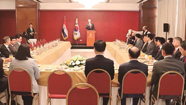 Tren de cercanías: Firma de Corea esgrime ventajas de su desarrollo
