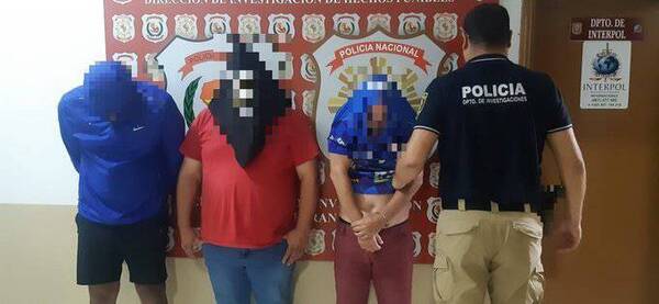 Un policía y dos civiles fueron detenidos por sospechas de participar en un asalto