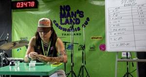 La Nación / Insólita competencia: en Tailandia hacen concurso del liado más rápido de porro