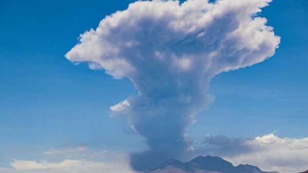 Chile: alerta amarilla en alrededores del volcán Láscar