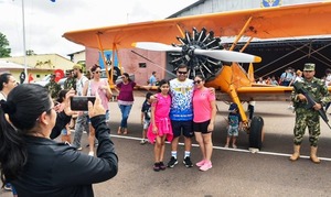 Un domingo con ambiente familiar en la Fuerza Aérea •