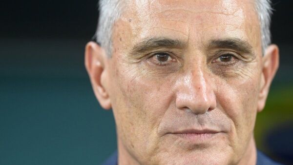 Brasil retorna a Río con un Tite callado ante la prensa
