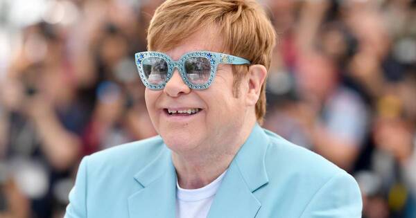 La Nación / Elton John se va de Twitter por temor al racismo y acoso que se generará