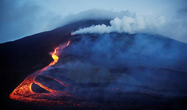 Guatemala: Volcán de Fuego entra en erupción con explosiones y flujo de lava de casi 1 km - Megacadena — Últimas Noticias de Paraguay