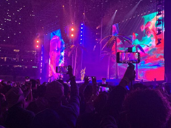 Cientos de fans de Bad Bunny no ingresaron al show en México debido a problemas con entradas falsas - Megacadena — Últimas Noticias de Paraguay