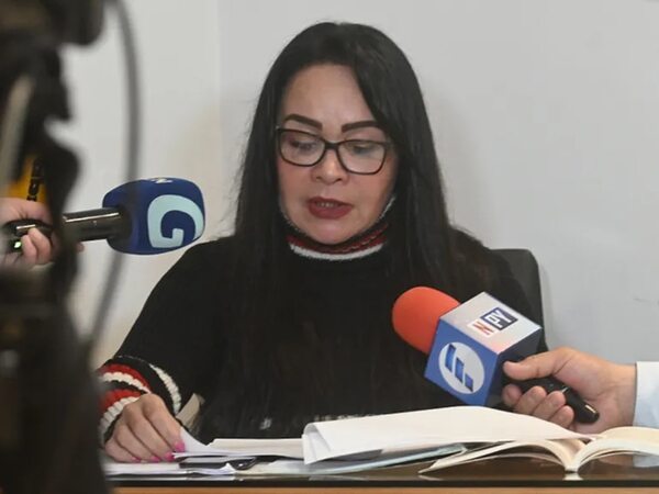 Denuncian que funcionaria penitenciaria hostiga a interna - Nacionales - ABC Color