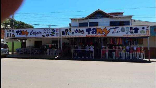 Asaltantes se llevan G. 16 millones de una tienda en el barrio San Gerardo - Radio Imperio
