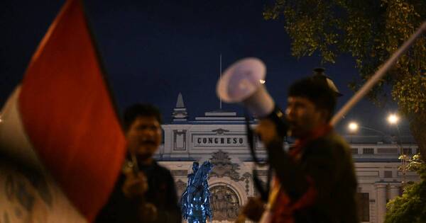 La Nación / Perú: crecen protestas y piden nuevas elecciones