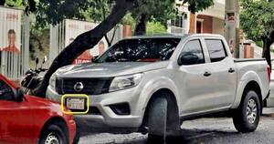 La Nación / Camioneta del Senave, usada para campaña política de los oficialistas