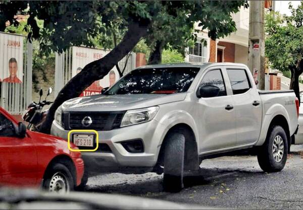 Camioneta del Senave, usada para campaña política de los oficialistas