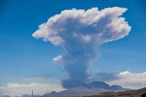 Volcán Láscar en Chile provoca sismo y aumenta actividad - Mundo - ABC Color