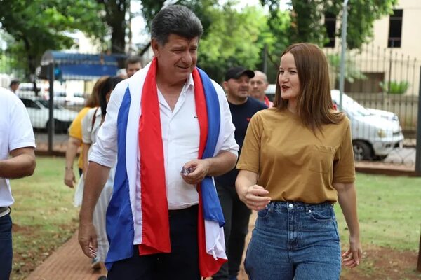 Alegre promete “barrer” toda la basura del Indert - Política - ABC Color